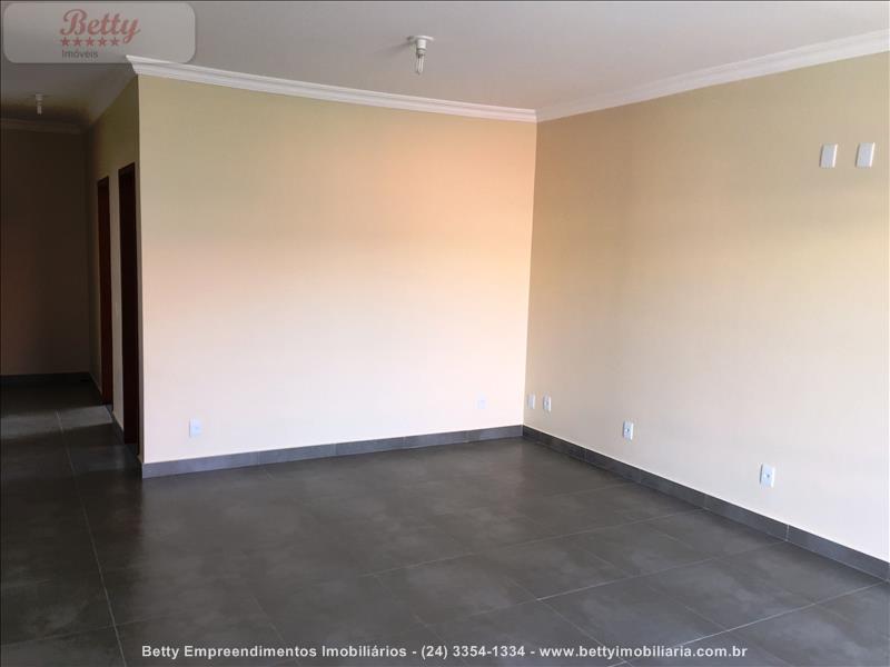 Casa para Alugar no Morada da Colina I II III em Resende