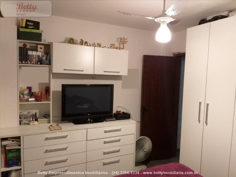 Apartamento a Venda no Comercial em Resende