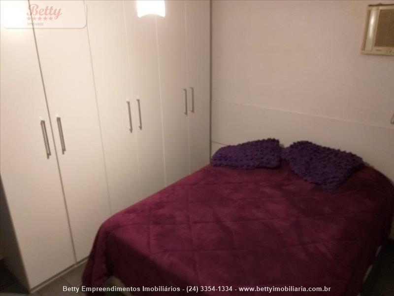 Apartamento a Venda no Comercial em Resende