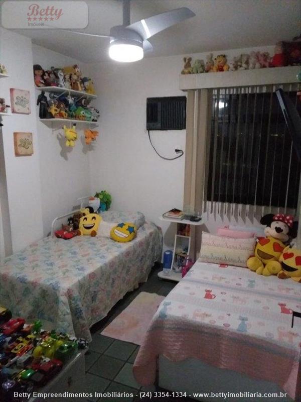 Apartamento a Venda no Comercial em Resende