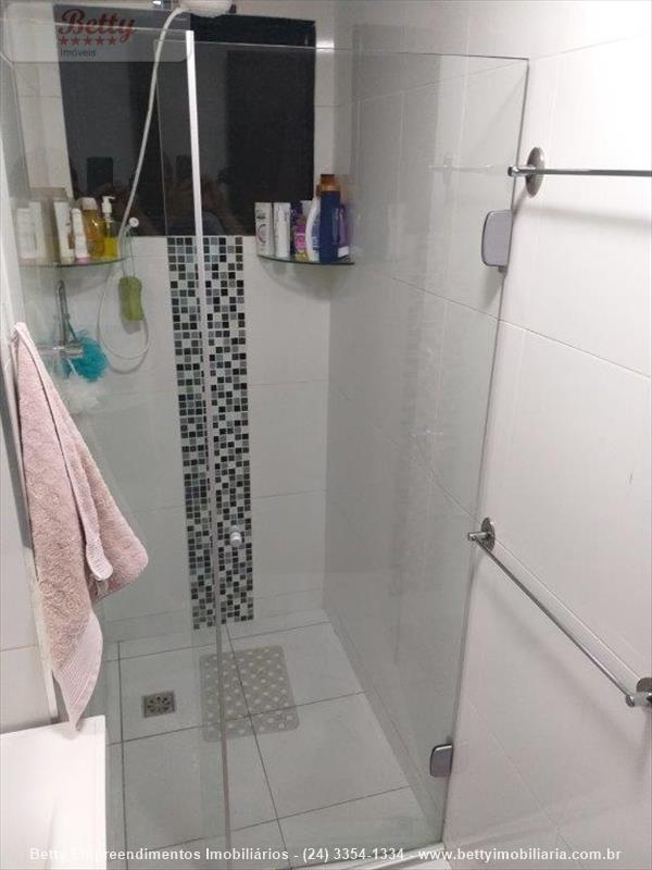Apartamento a Venda no Comercial em Resende