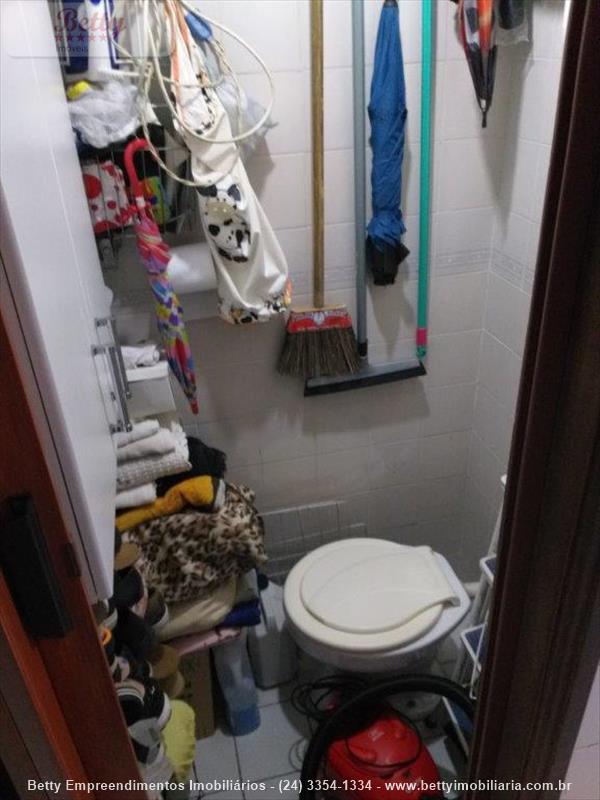 Apartamento a Venda no Comercial em Resende