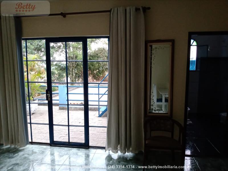 Casa para Alugar no Vila Verde em Resende