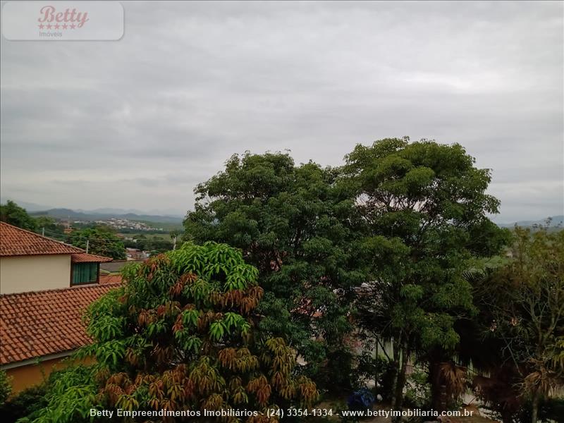Casa para Alugar no Vila Verde em Resende