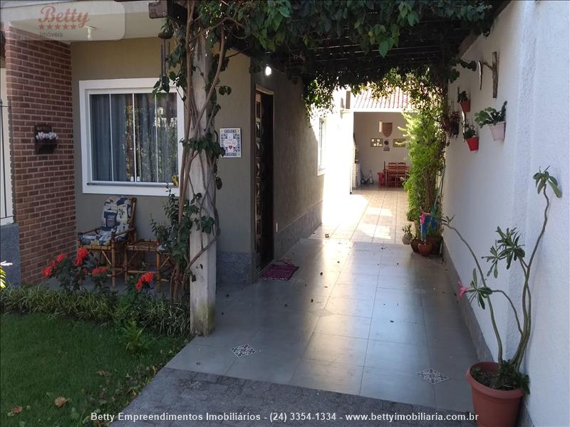 Casa para Alugar no Morada da Colina I II III em Resende
