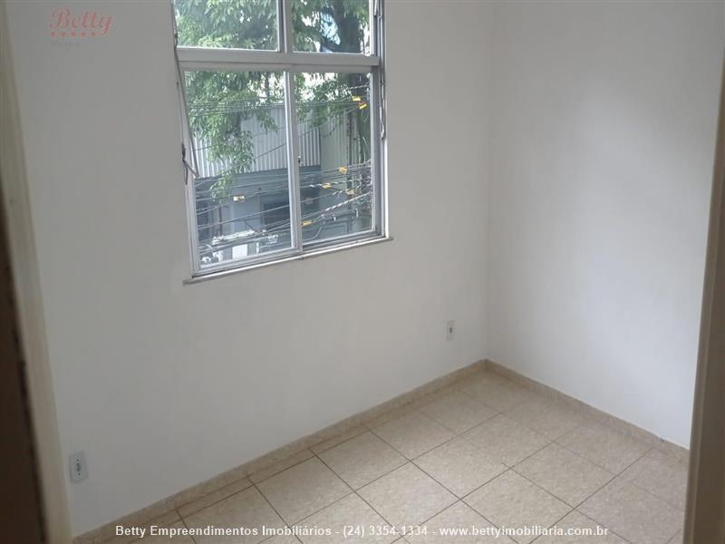 Apartamento para Alugar no Comercial em Resende