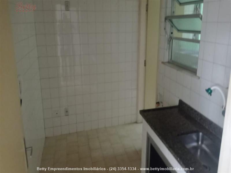 Apartamento para Alugar no Comercial em Resende