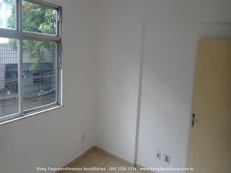 Apartamento para Alugar no Comercial em Resende