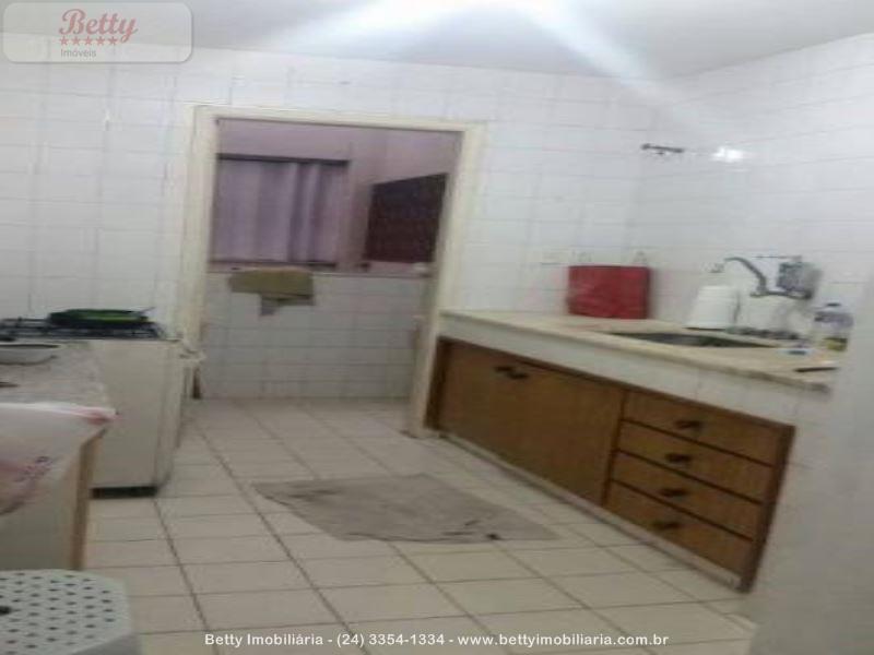 Apartamento a Venda no Comercial em Resende