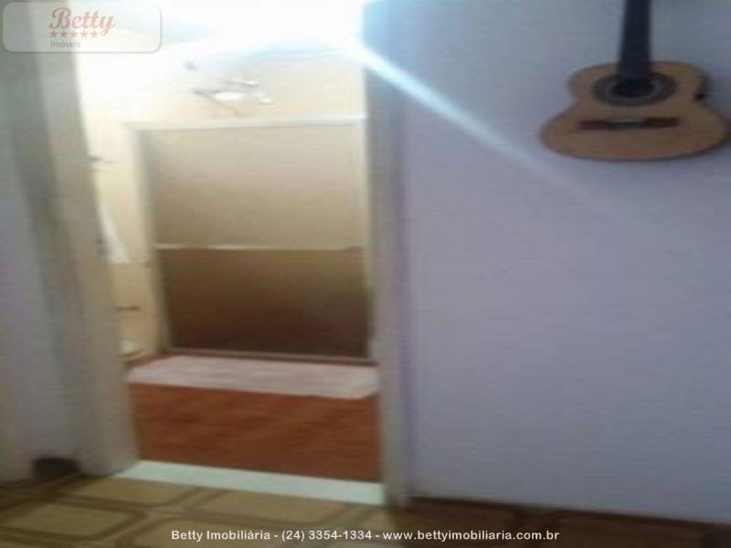 Apartamento a Venda no Comercial em Resende