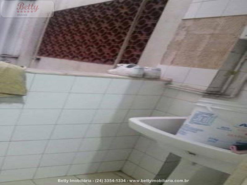 Apartamento a Venda no Comercial em Resende